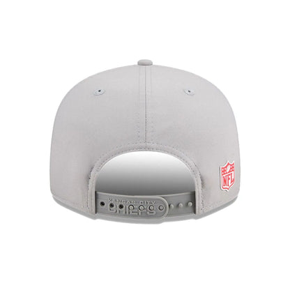 This is a Kansas City Chiefs NFL Sideline 2025 Grey 9FIFTY Split Panel Snapback Adjustable Cap 7