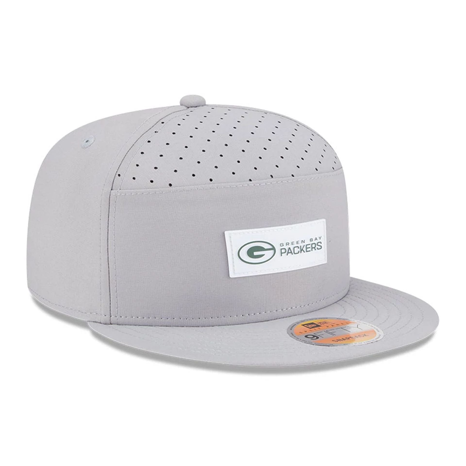 This is a Green Bay Packers NFL Sideline 2025 Grey 9FIFTY Split Panel Snapback Adjustable Cap 3
