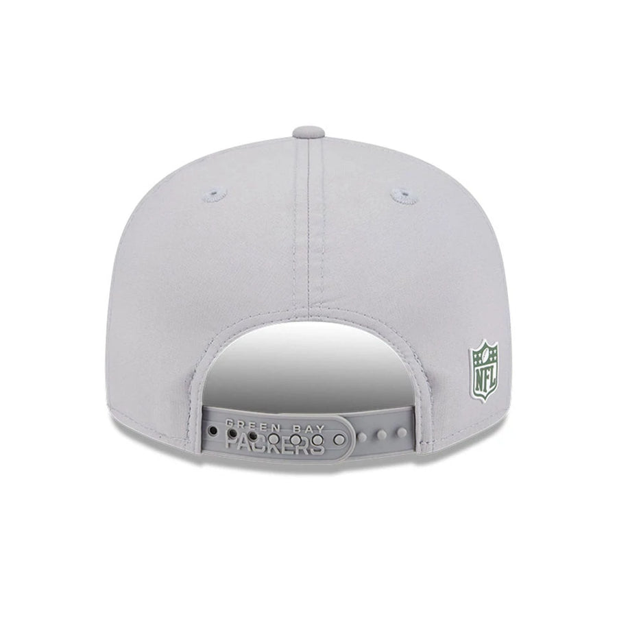 This is a Green Bay Packers NFL Sideline 2025 Grey 9FIFTY Split Panel Snapback Adjustable Cap 6