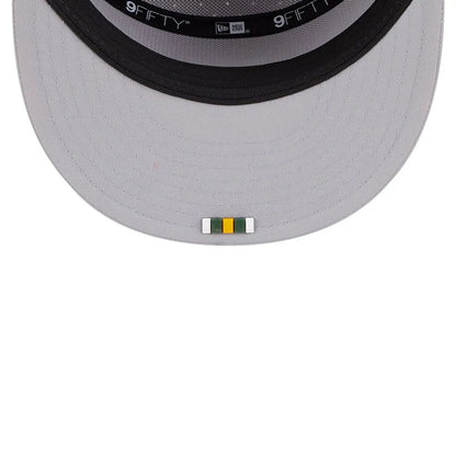 This is a Green Bay Packers NFL Sideline 2025 Grey 9FIFTY Split Panel Snapback Adjustable Cap 7