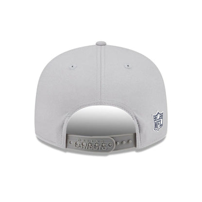 This is a Dallas Cowboys NFL Sideline 2025 Grey 9FIFTY Split Panel Snapback Adjustable Cap 7