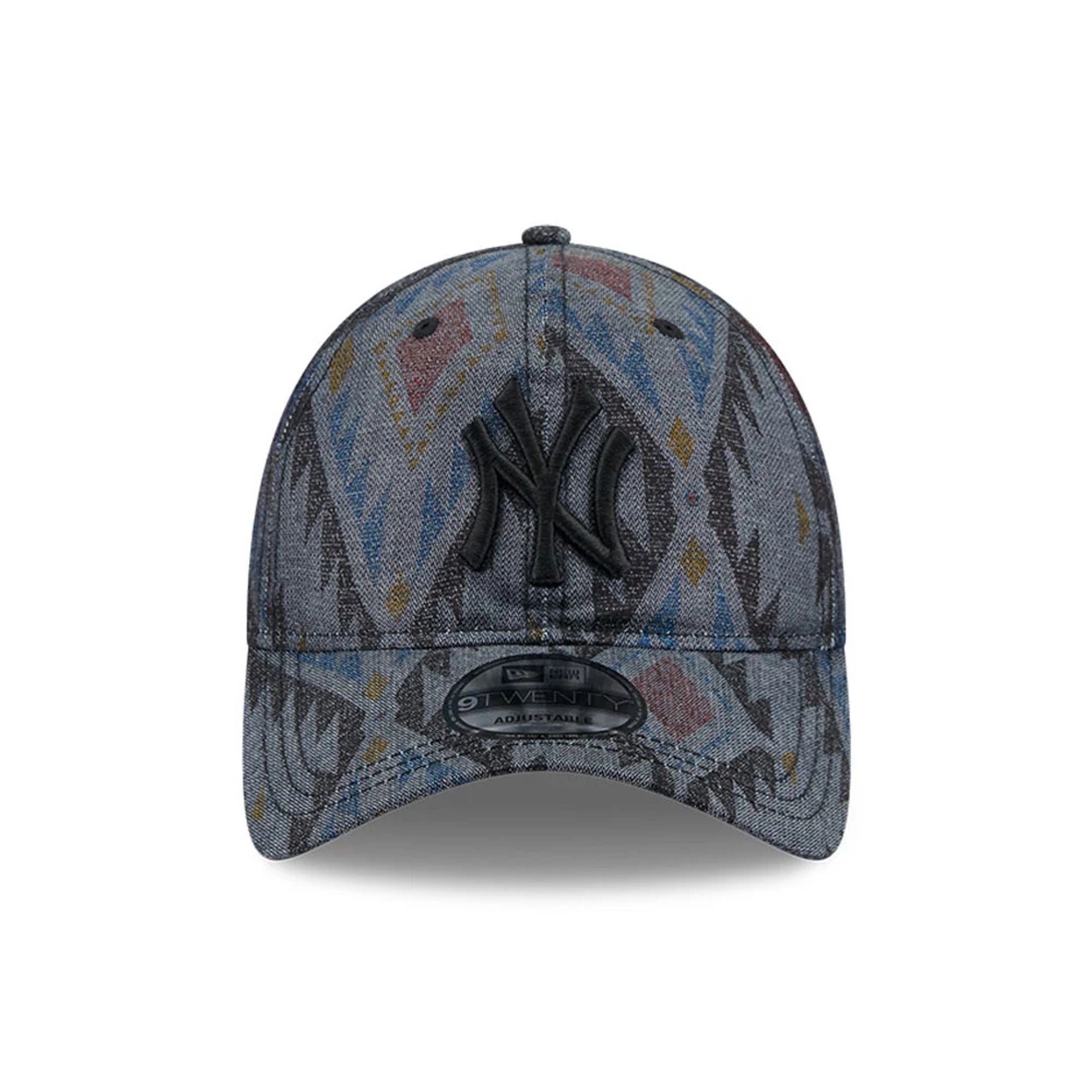 This is a New York Yankees Aztec Pattern Navy 9TWENTY Adjustable Cap 3