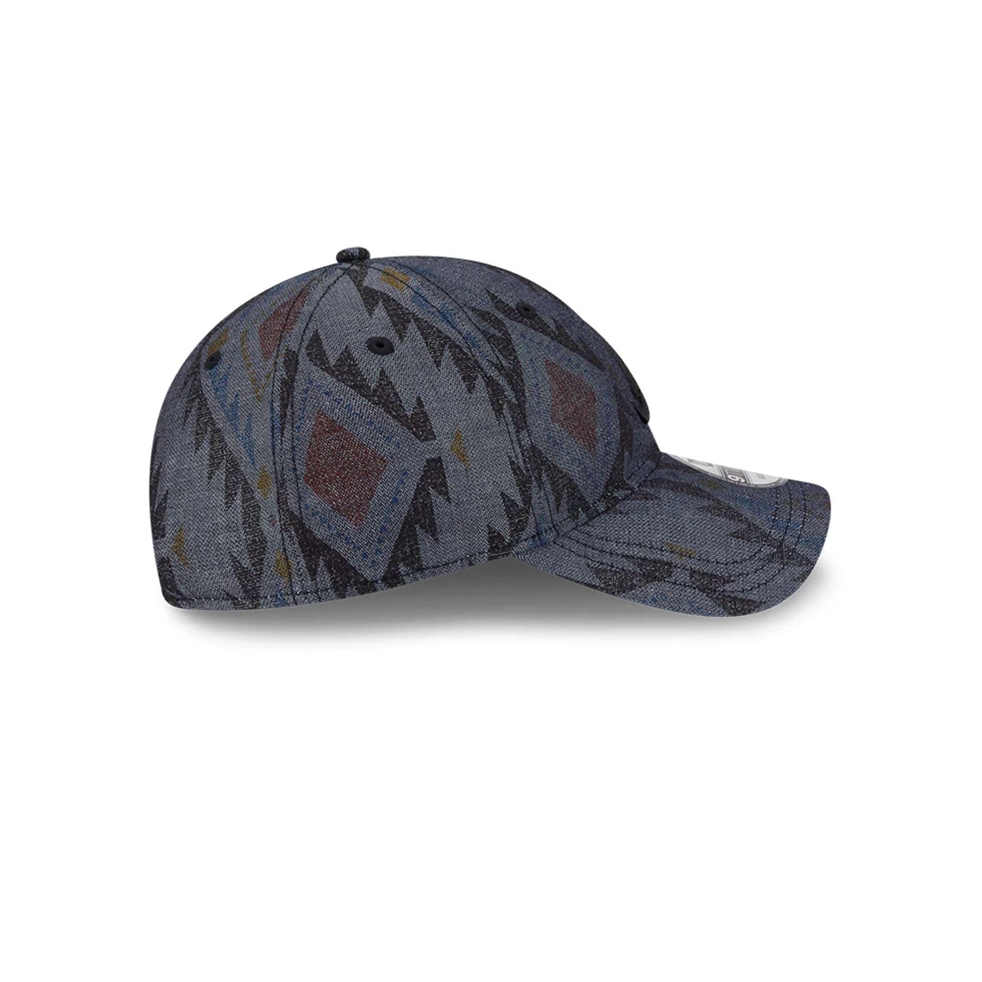 This is a Atlanta Braves Aztec Pattern Navy 9TWENTY Adjustable Cap 6