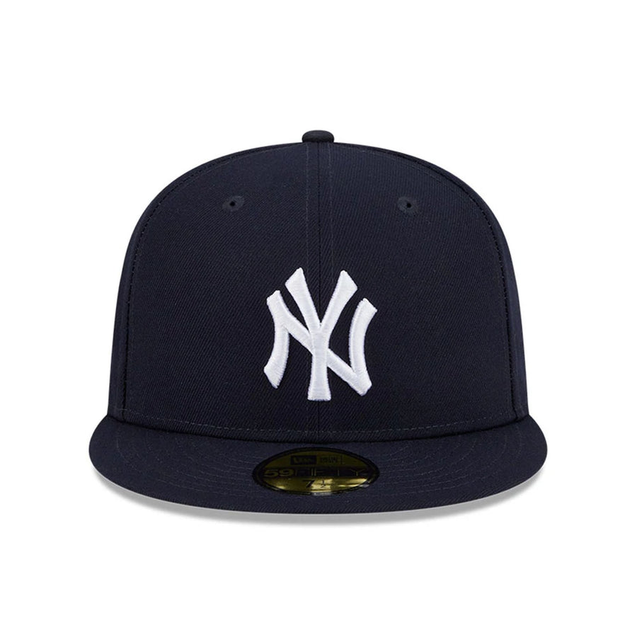 This is a New York Yankees Floral Undervisor Navy 59FIFTY Fitted Cap 3