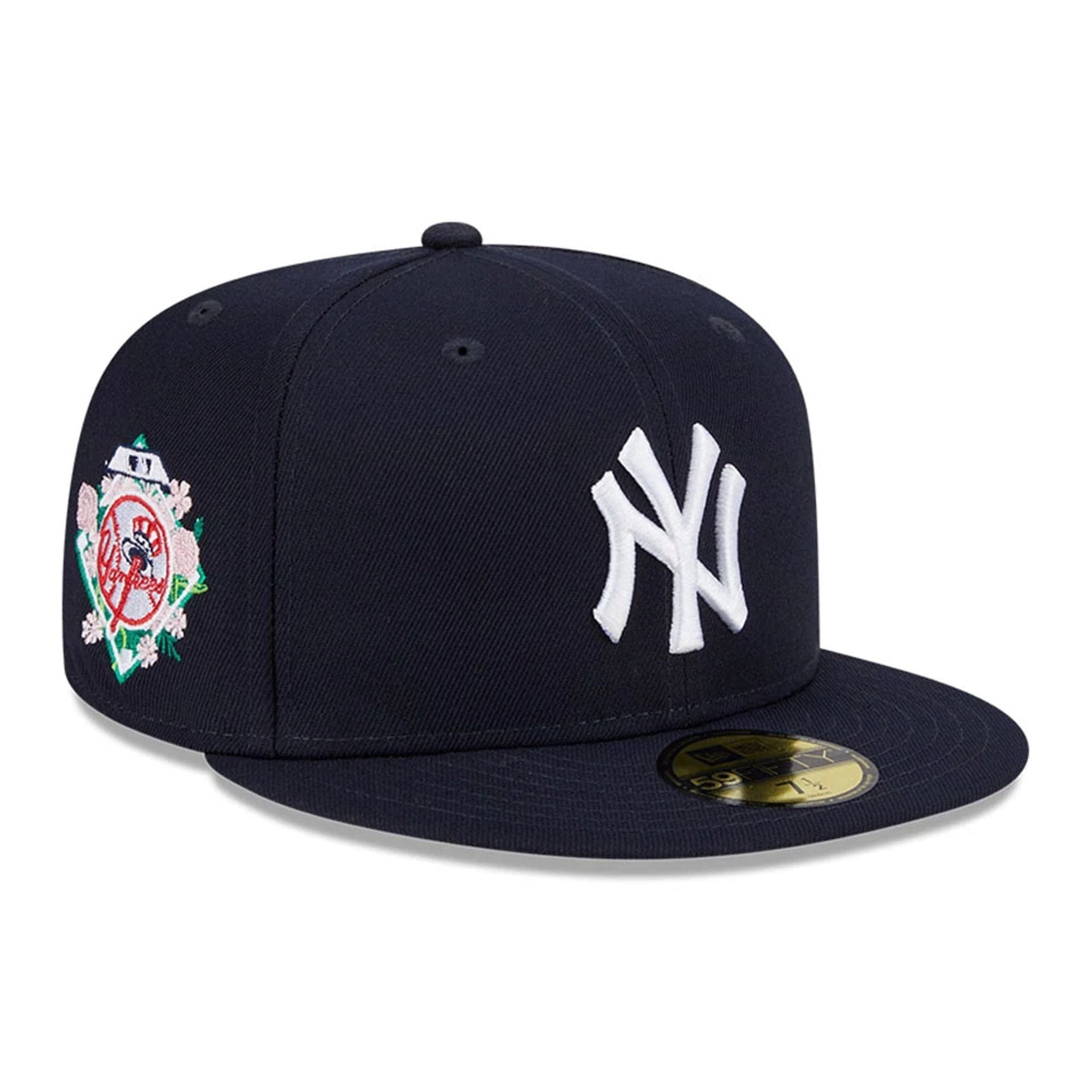 This is a New York Yankees Floral Undervisor Navy 59FIFTY Fitted Cap 1