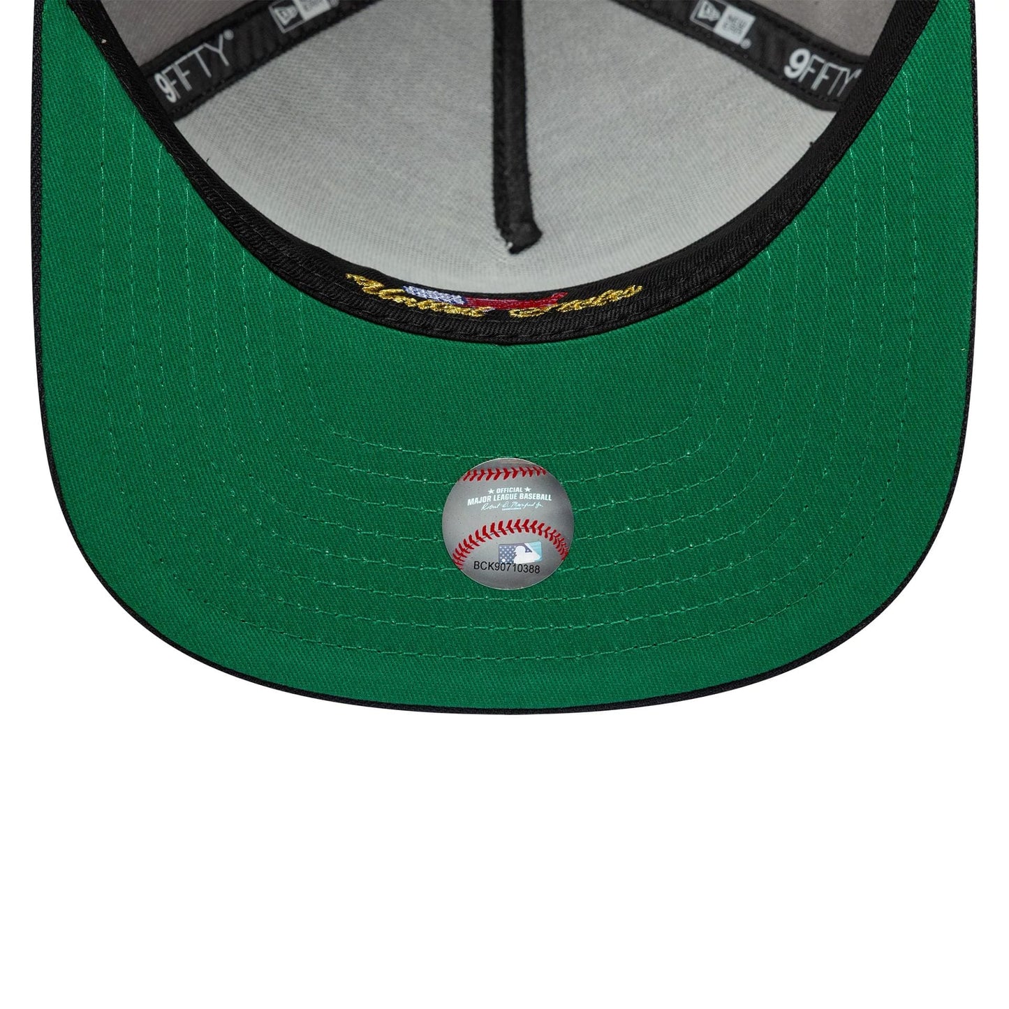 This is a New York Yankees MLB Player Grey 9FIFTY A-Frame Snapback Adjustable Cap 2