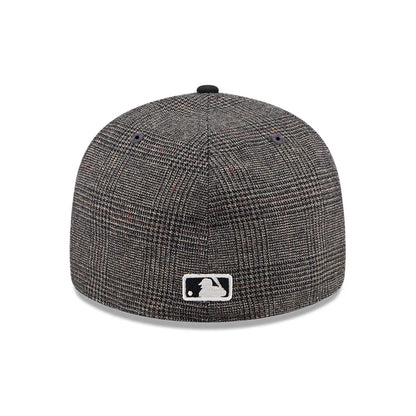 This is a Oakland Athletics 59FIFTY Day Black Retro Crown 59FIFTY Fitted Cap 7