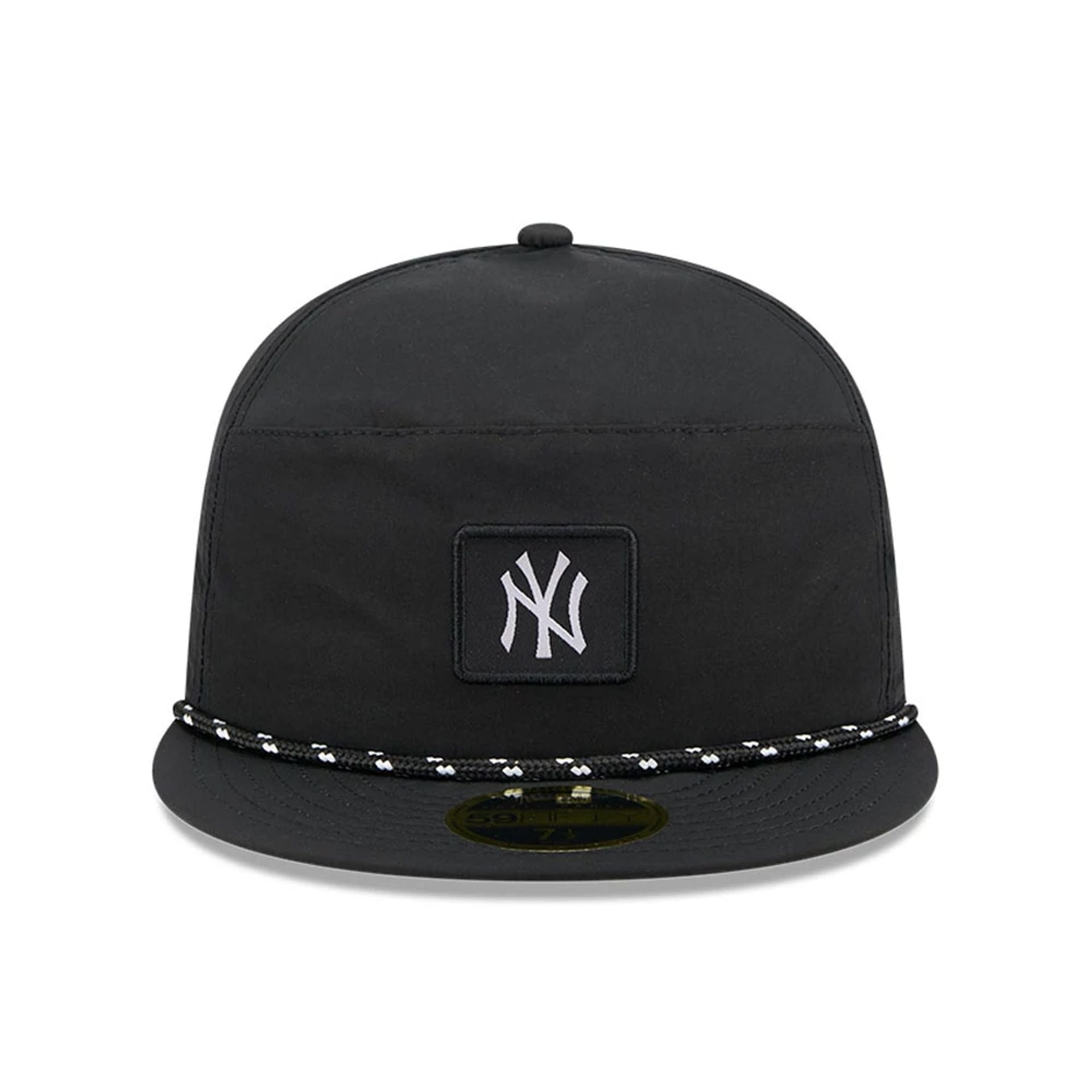 This is a New York Yankees 59FIFTY Day Black 59FIFTY Split Panel Fitted Cap 3