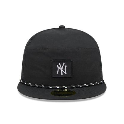 This is a New York Yankees 59FIFTY Day Black 59FIFTY Split Panel Fitted Cap 3