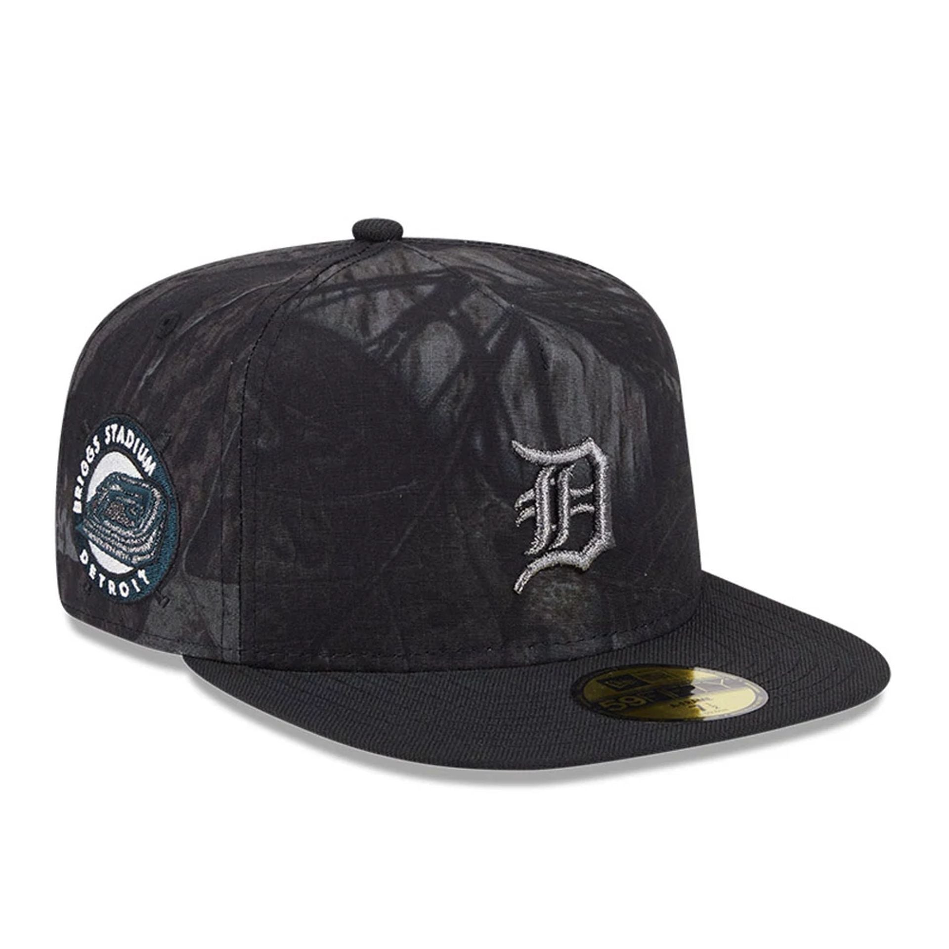 This is a Detroit Tigers MLB Ripstop Real Tree Black 59FIFTY A-Frame Fitted Cap 1