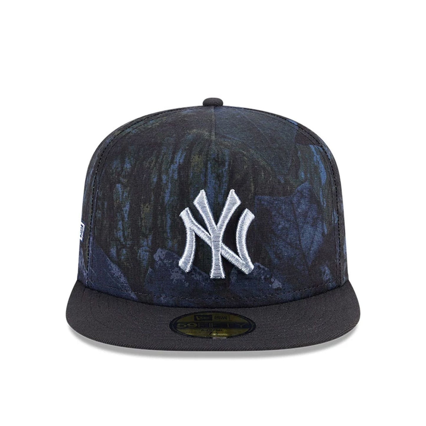 This is a New York Yankees MLB Ripstop Real Tree Navy 59FIFTY A-Frame Fitted Cap 3