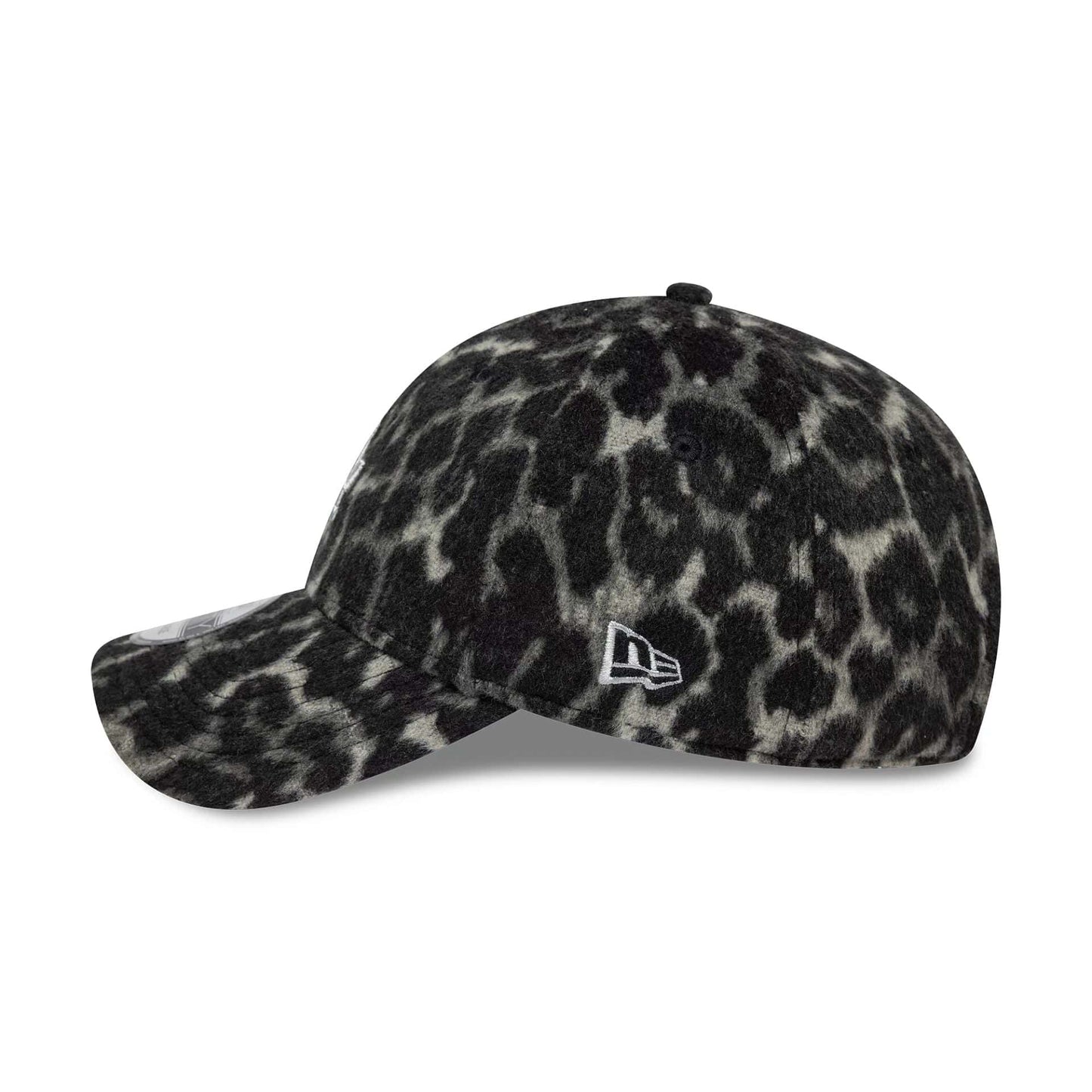 This is a LA Dodgers MLB Cosy Leopard Grey 9FORTY Adjustable Cap 4