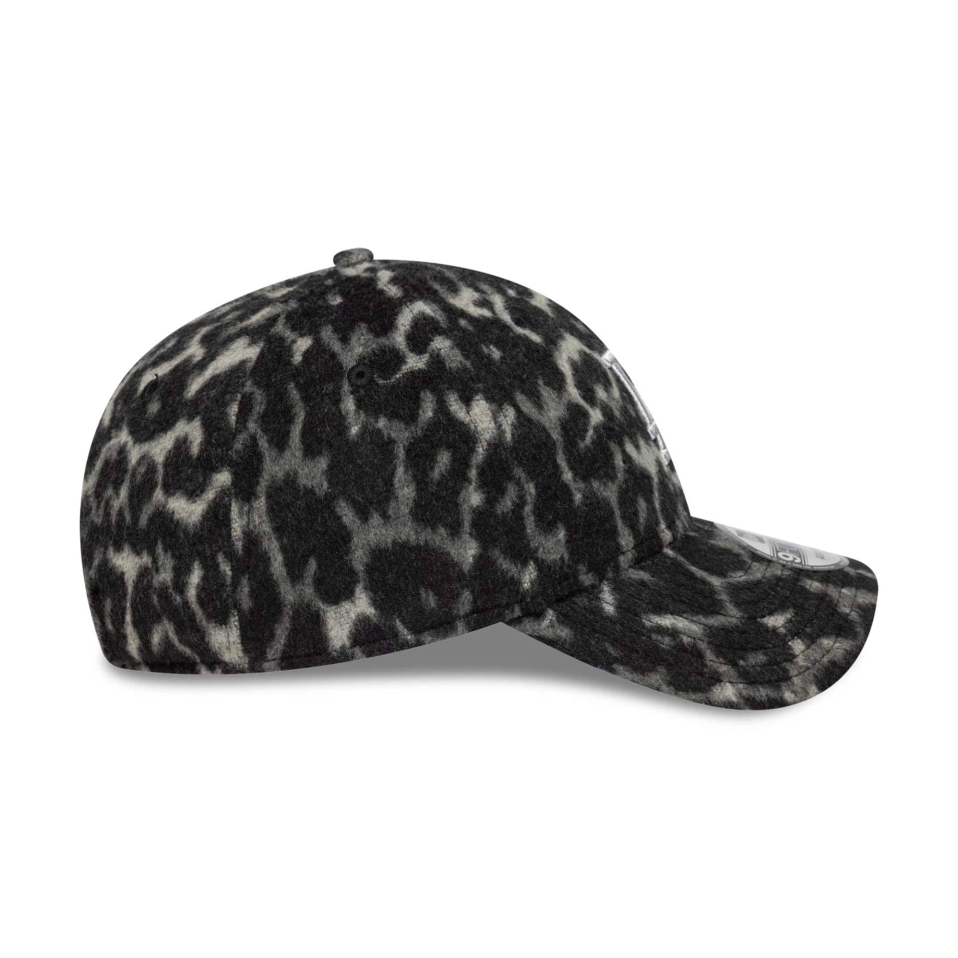 This is a LA Dodgers MLB Cosy Leopard Grey 9FORTY Adjustable Cap 5