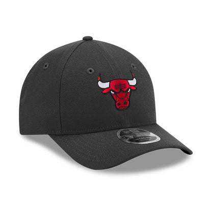 Chicago Bulls NBA Team Black New Era 9FORTY M-Crown Adjustable Cap, front view showing the red and white embroidered bull logo on the black crown, with a curved black visor and 9FORTY size sticker.