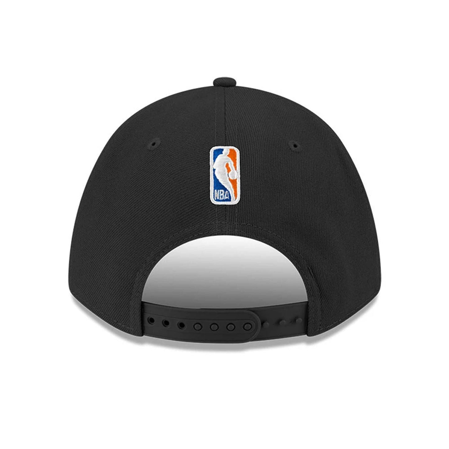 This is a New York Knicks NBA Team Black 9FORTY M-Crown Adjustable Cap 4