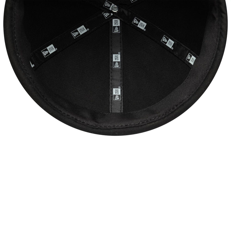 This is a Cotton Twill Docker Black Skull Knit Beanie Hat 7