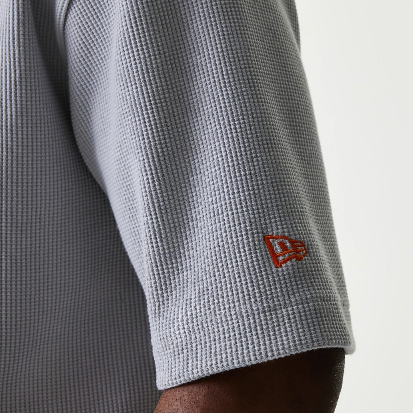 The Male model is wearing New York Mets MLB Waffle Grey Oversized T-Shirt 4
