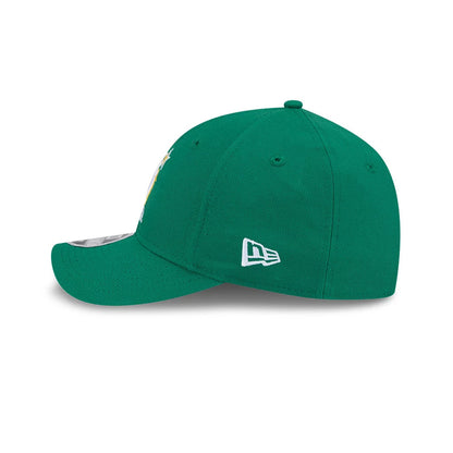 This is a Minnesota North Stars NHL Team Green 9FORTY M-Crown Adjustable Cap 5