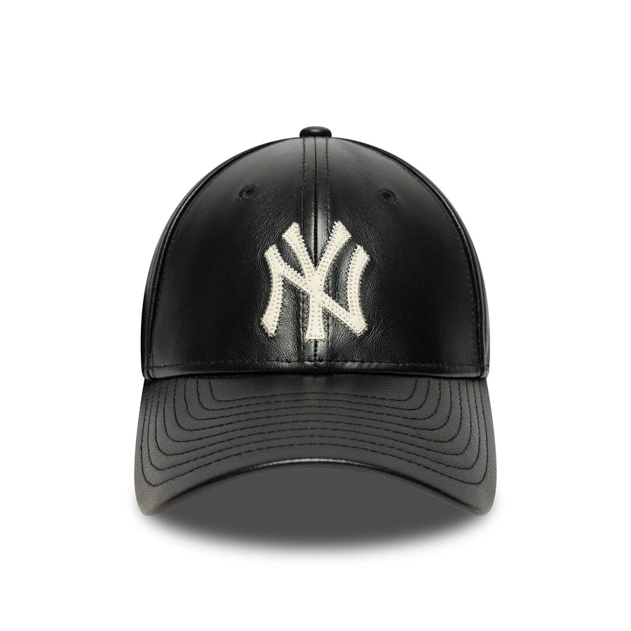 This is a New York Yankees MLB Leather Black 9FORTY M-Crown Adjustable Cap 2
