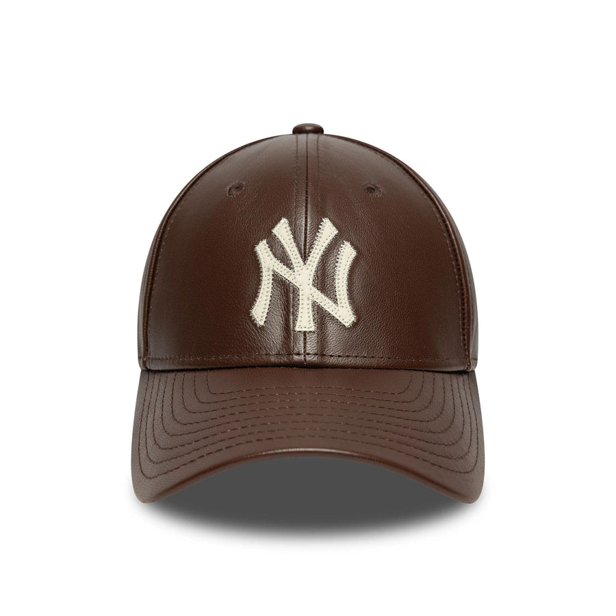 This is a New York Yankees MLB Leather Dark Brown 9FORTY M-Crown Adjustable Cap 2