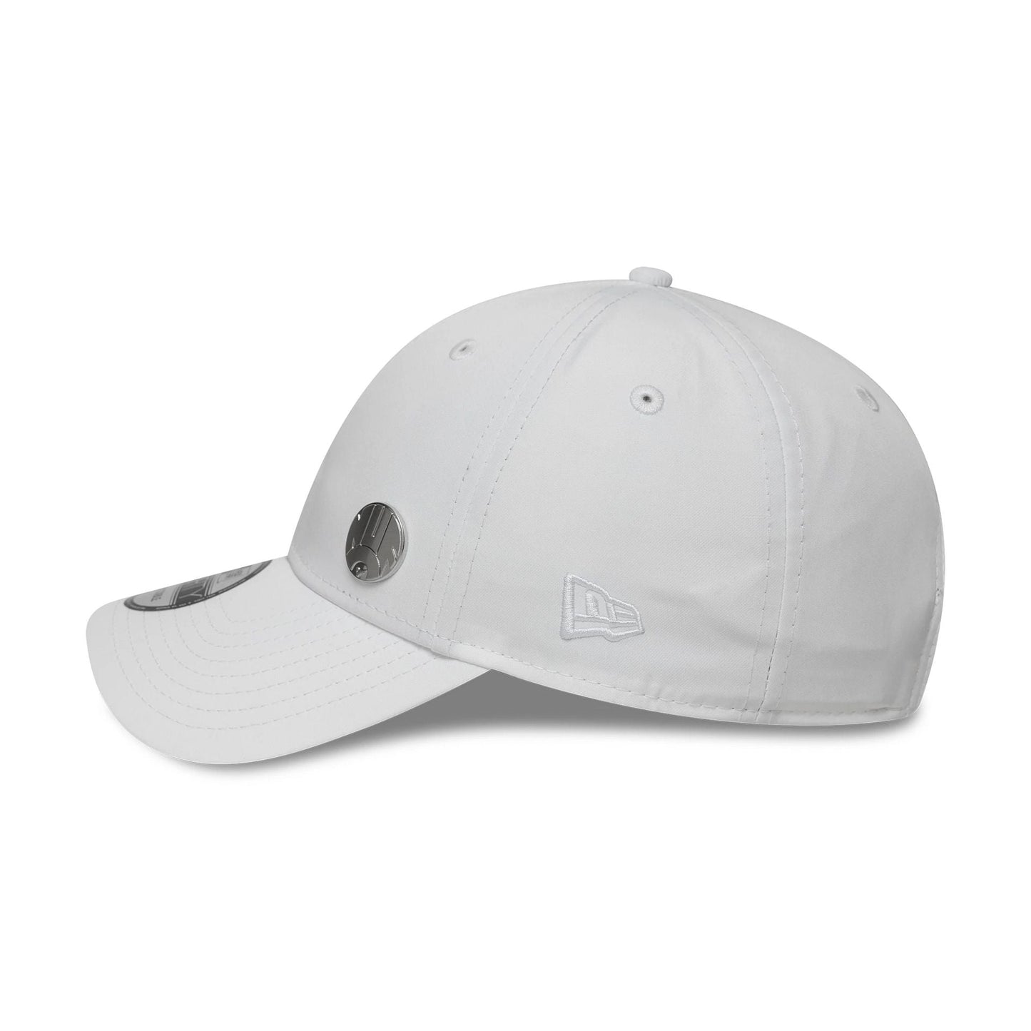 This is a Newcastle United FC Flawless Pin White 9FORTY Adjustable Cap 4