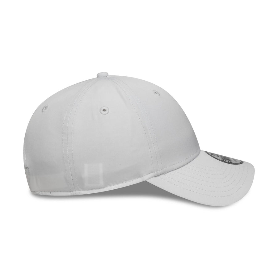 This is a Newcastle United FC Flawless Pin White 9FORTY Adjustable Cap 5