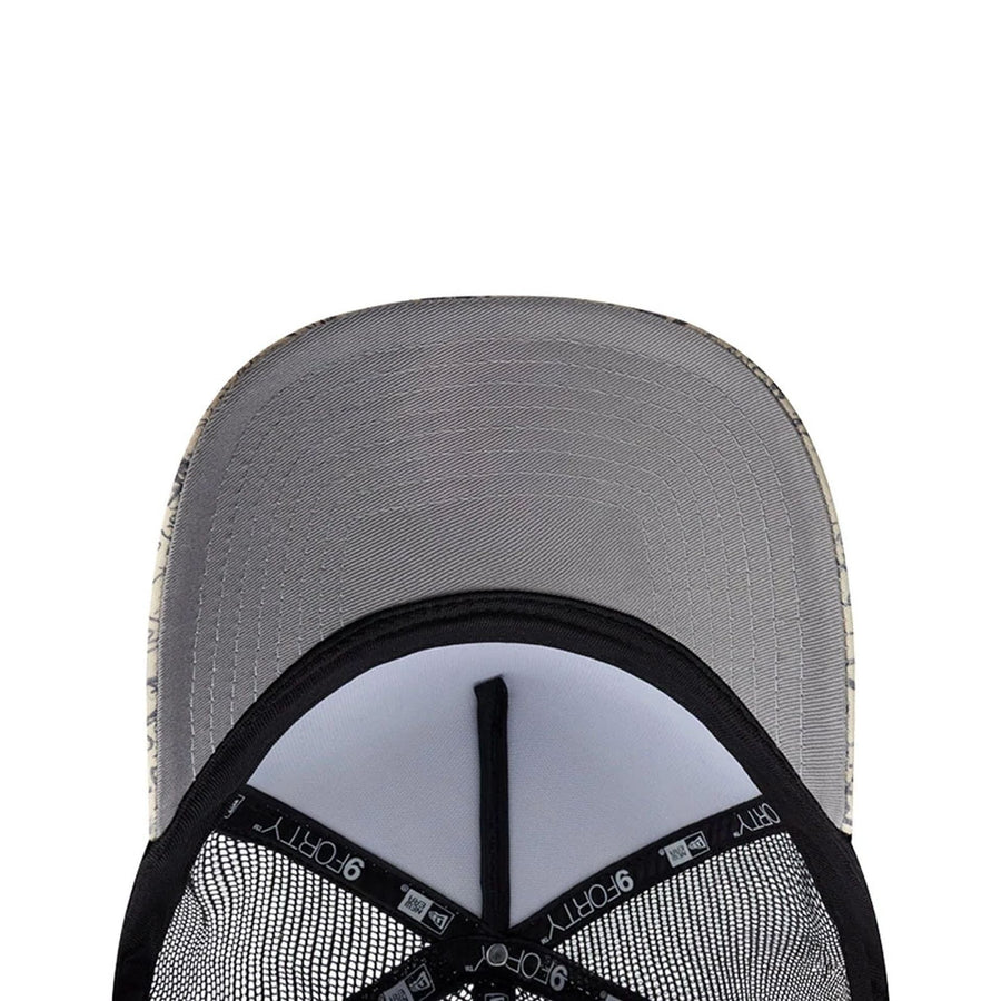 This is a Bugs Bunny Looney Tunes Cream 9FORTY A-Frame Trucker Adjustable Cap 2