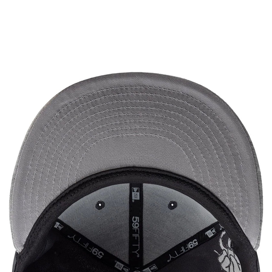 This is a Bugs Bunny Looney Tunes Dark Grey 59FIFTY Fitted Cap 6