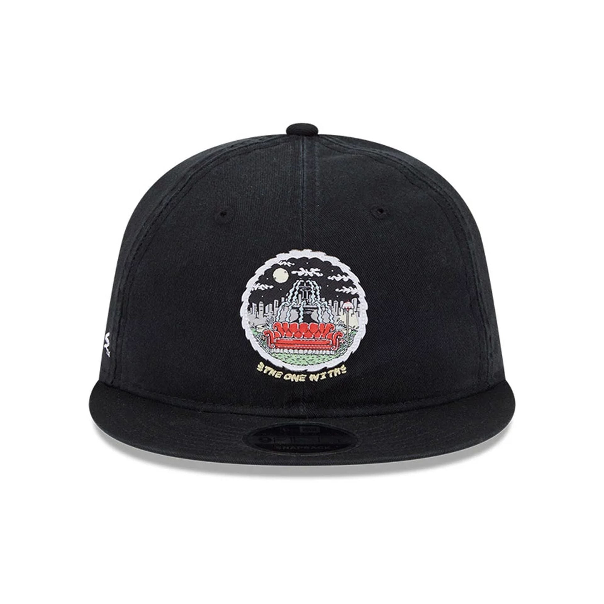This is a Friends Black Retro Crown 9FIFTY Adjustable Cap 3