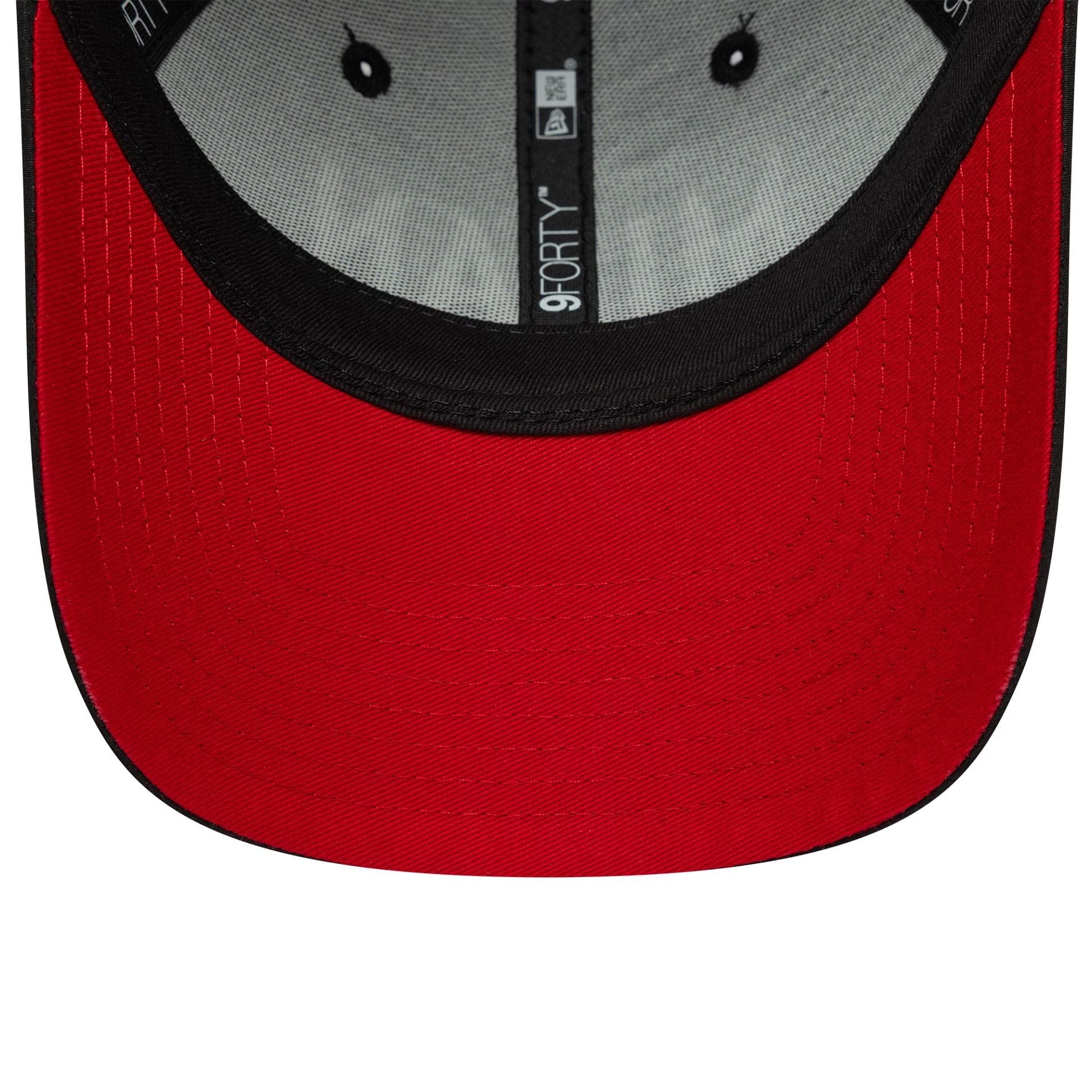 This is a AC Milan Wordmark Black 9FORTY Adjustable Cap 2