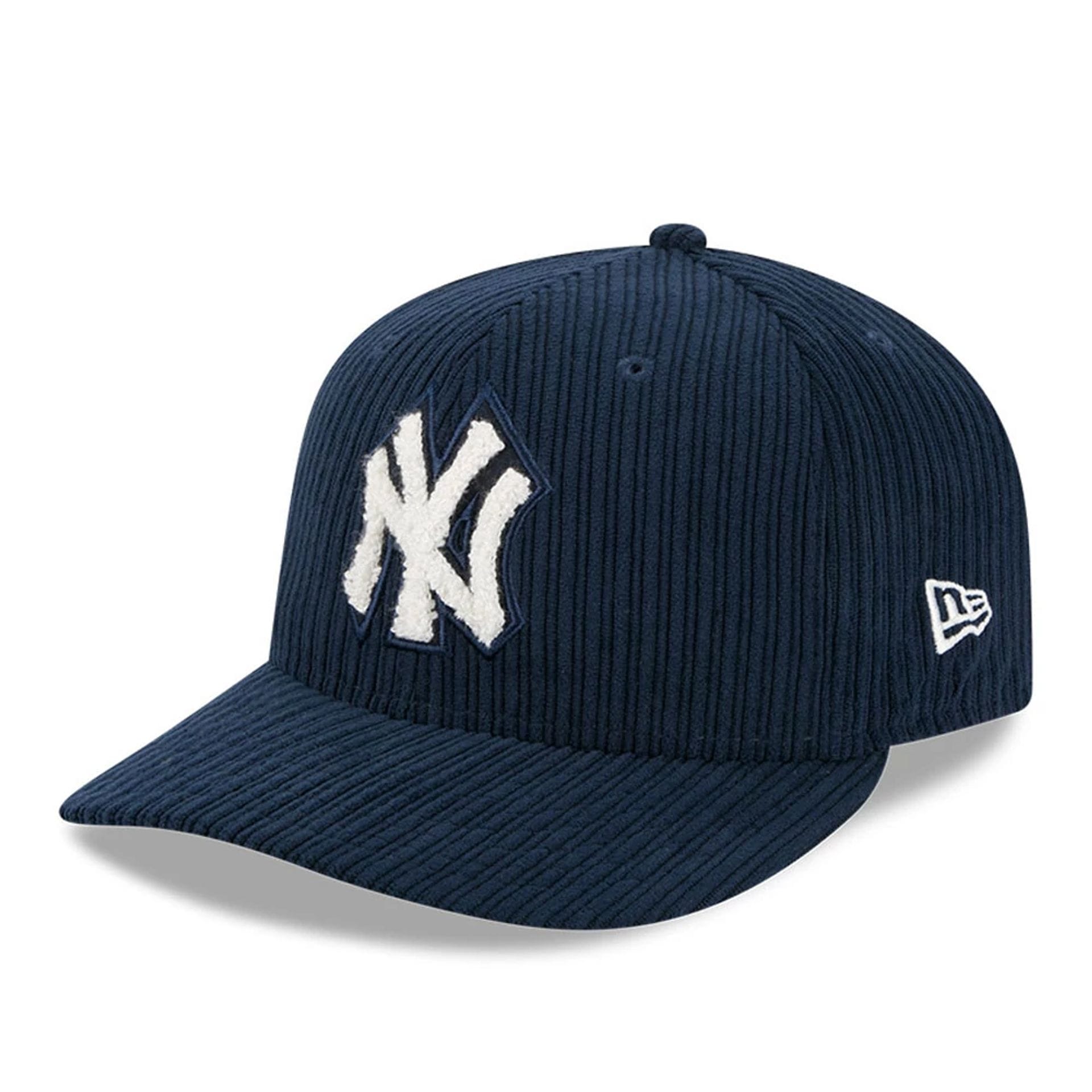 This is a New York Yankees MLB Chenille Pop Navy 59FIFTY Fitted Cap 1