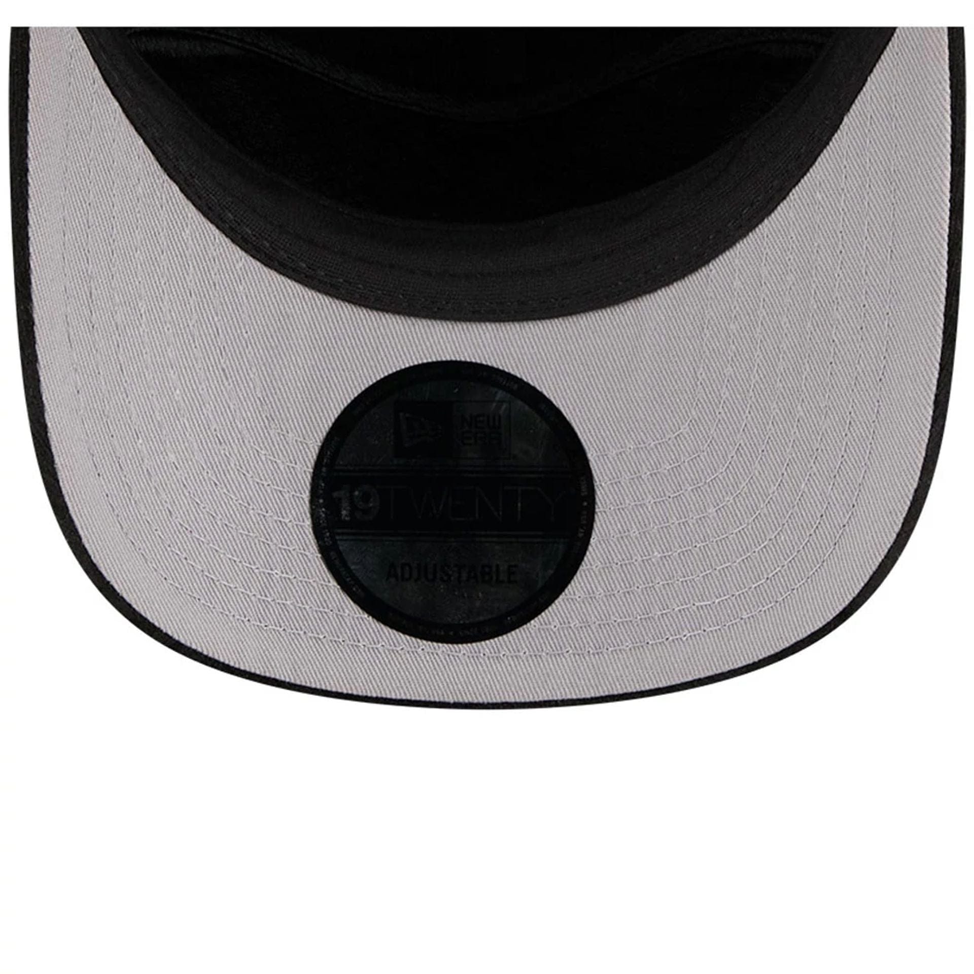 This is a Chicago White Sox MLB Team Script Black 19TWENTY Adjustable Cap 2