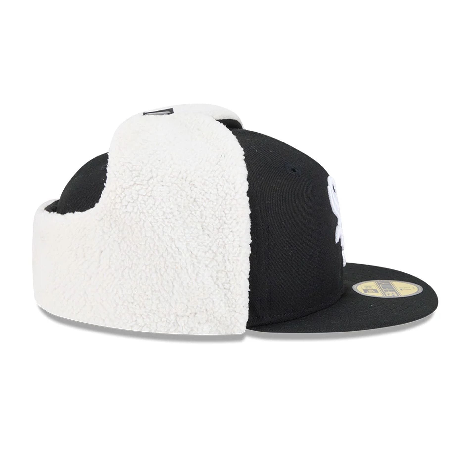 This is a Chicago White Sox MLB Classic Black Dogear 59FIFTY Fitted Cap 7