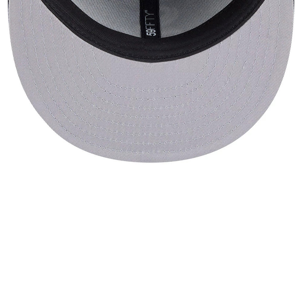 This is a Chicago White Sox MLB Classic Black Dogear 59FIFTY Fitted Cap 2