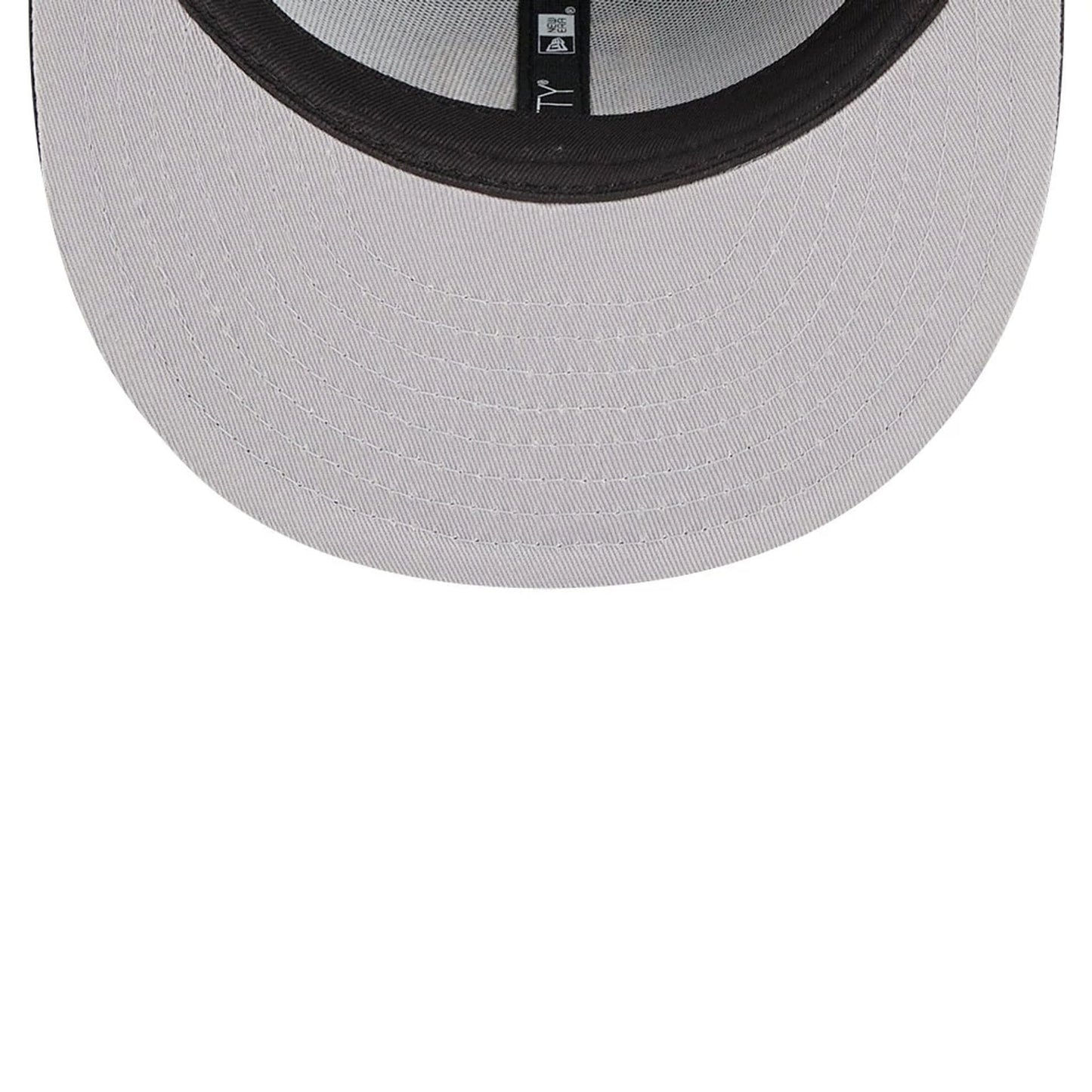 This is a San Diego Padres MLB Classic Black Dogear 59FIFTY Fitted Cap 2