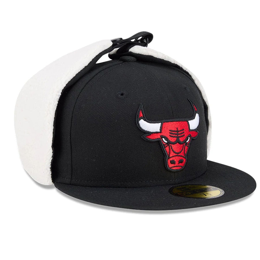 This is a Chicago Bulls NBA Classic Black Dogear 59FIFTY Fitted Cap 4
