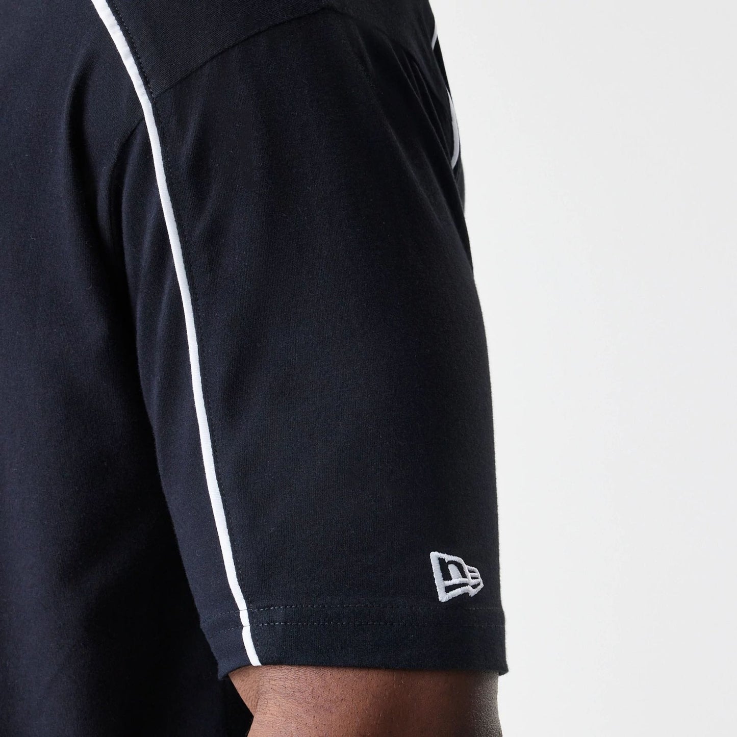 The Male model is wearing Chicago Bulls NBA Piping Black Oversized T-Shirt  5
