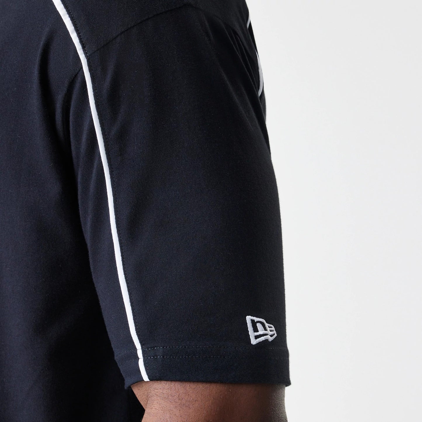 The Male model is wearing Chicago Bulls NBA Piping Black Oversized T-Shirt 5