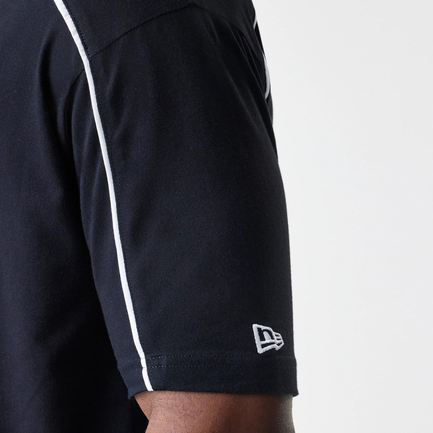 The Male model is wearing Chicago Bulls NBA Piping Black Oversized T-Shirt 5