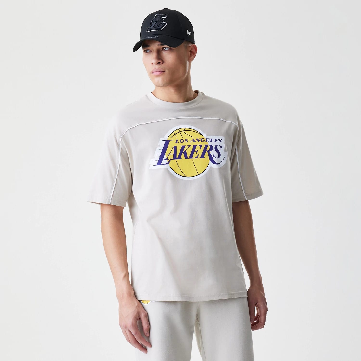 NBA Piping LA Lakers Light Beige Oversized T-Shirt | NEC EU