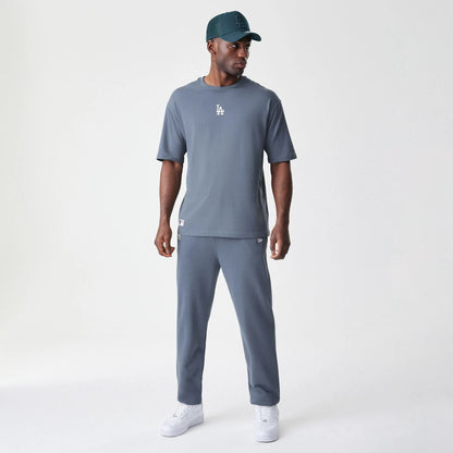 The Male model is wearing LA Dodgers MLB Midi League Essential Dark Grey Oversized T-Shirt  8