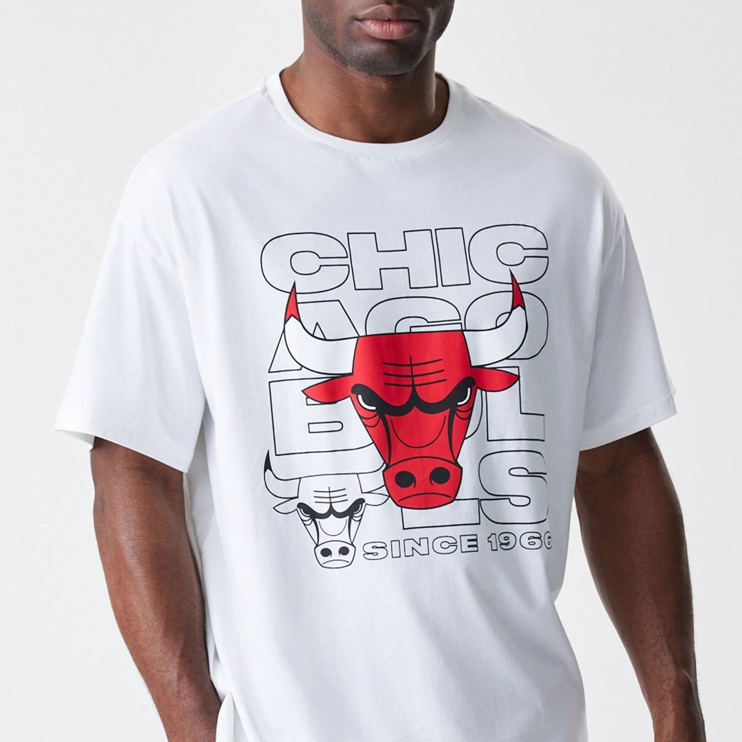 The Male model is wearing Chicago Bulls NBA Outline Graphic White Oversized T-Shirt  3