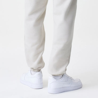 The Male model is wearing LA Lakers NBA Piping Cream Joggers  6