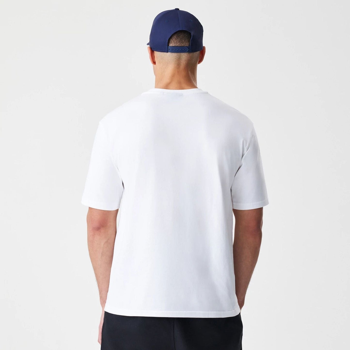 The Male model is wearing LA Dodgers MLB Script White Oversized T-Shirt  2