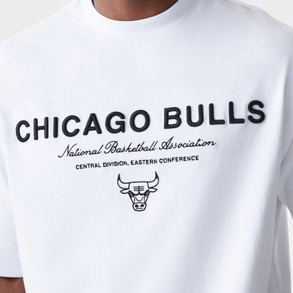 The Male model is wearing Chicago Bulls NBA Linear White T-Shirt  6