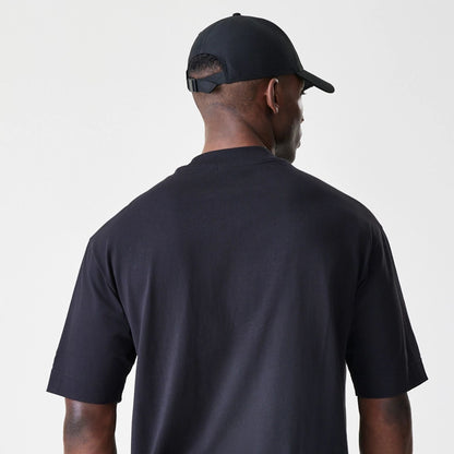 The Male model is wearing Chicago Bulls NBA Linear Black T-Shirt  7