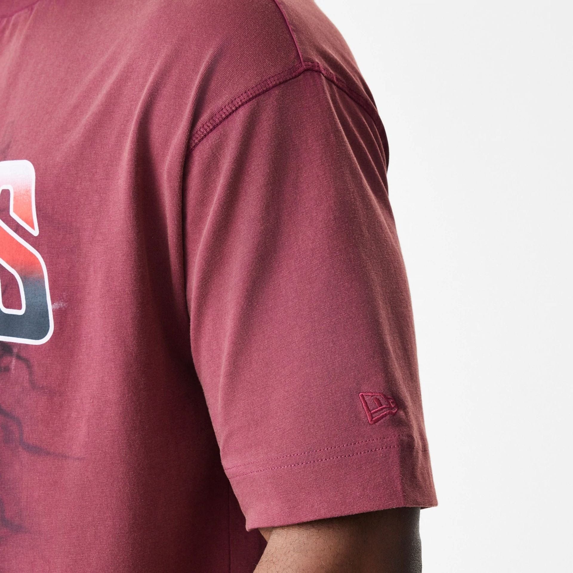 The Male model is wearing San Francisco 49ers NFL Washed Boxy Dark Red Oversized T-Shirt  7