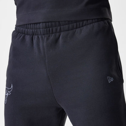 The Male model is wearing Chicago Bulls NBA Linear Black Straight Leg Joggers 6