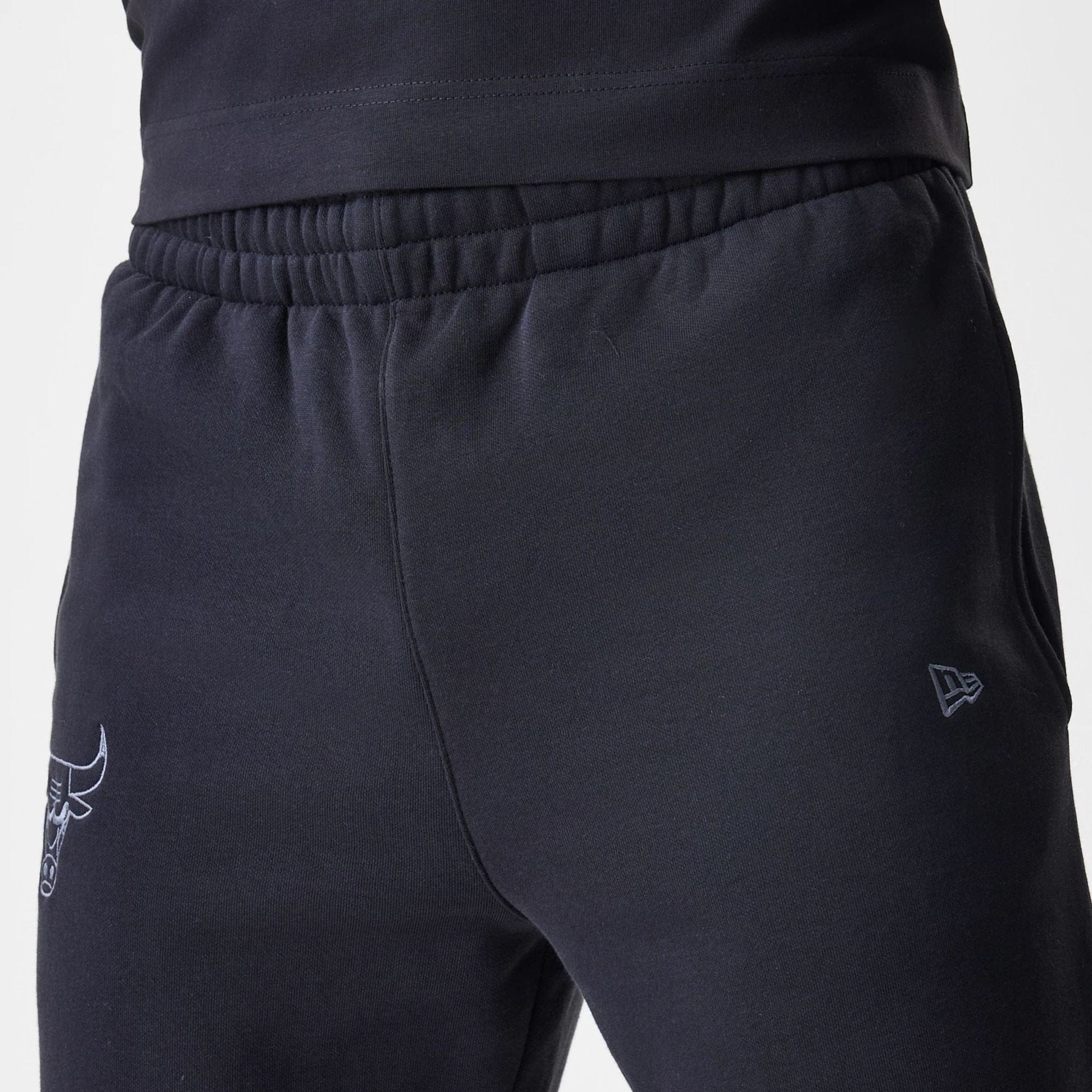 The Male model is wearing Chicago Bulls NBA Linear Black Straight Leg Joggers  6