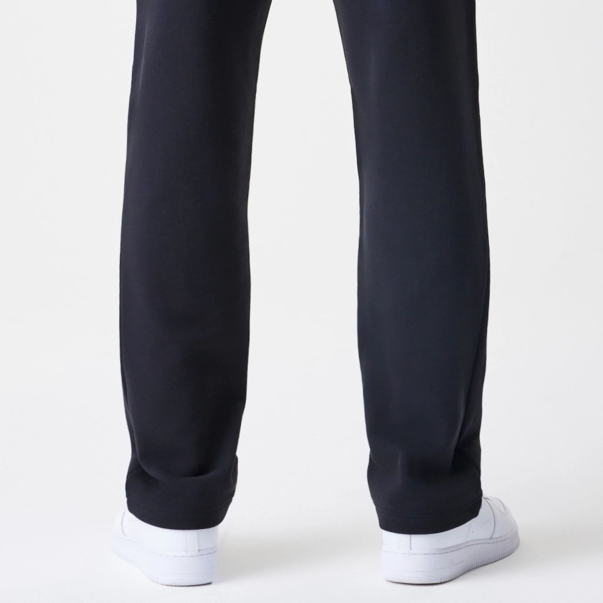 The Male model is wearing Chicago Bulls NBA Linear Black Straight Leg Joggers  7